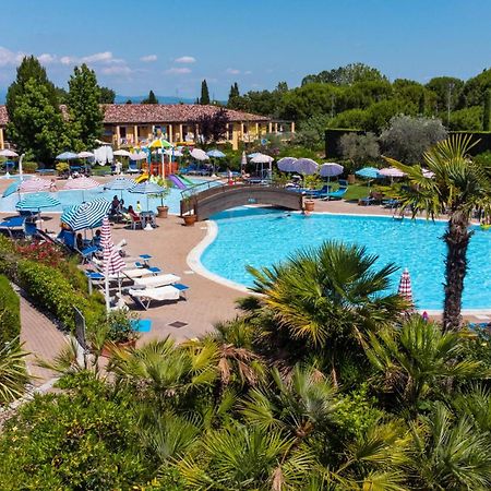 ホテル ベラ イタリア ペスキエーラ・デル・ガルダ エクステリア 写真