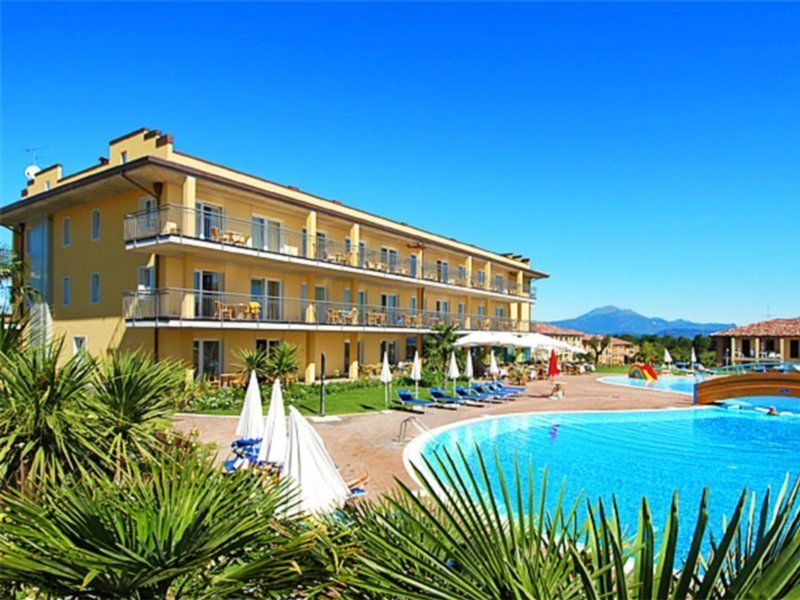 ホテル ベラ イタリア ペスキエーラ・デル・ガルダ エクステリア 写真